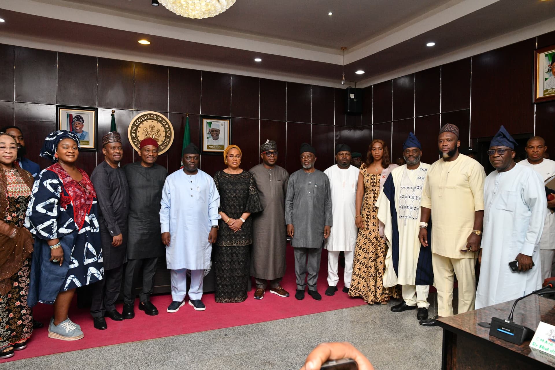 https://tarabastate-docs.s3.eu-central-1.amazonaws.com/summit/investment-summit/inauguration-2.jpg
